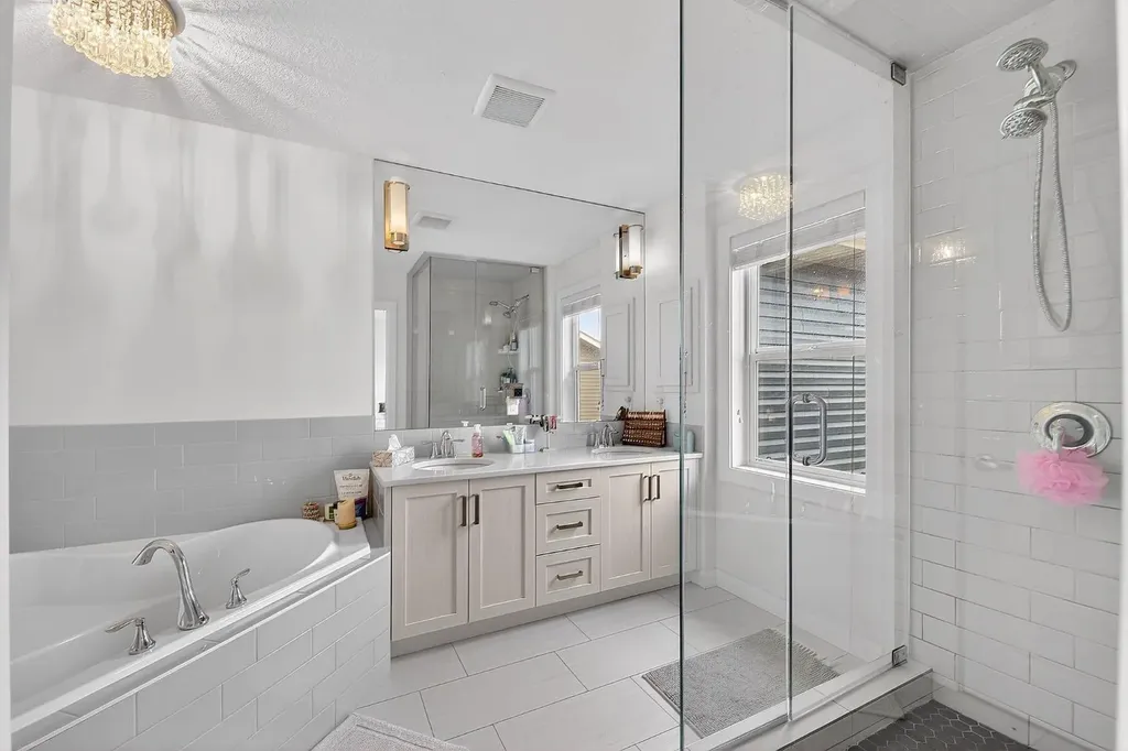 117 Ravenstern Crescent Airdrie AB T4A0W4