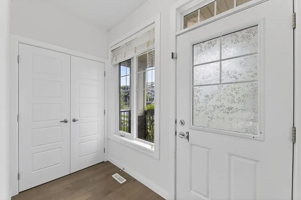 117 Ravenstern Crescent Airdrie AB T4A0W4