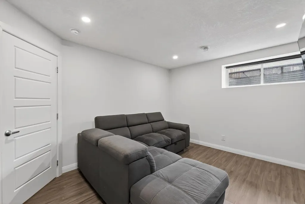 117 Ravenstern Crescent Airdrie AB T4A0W4