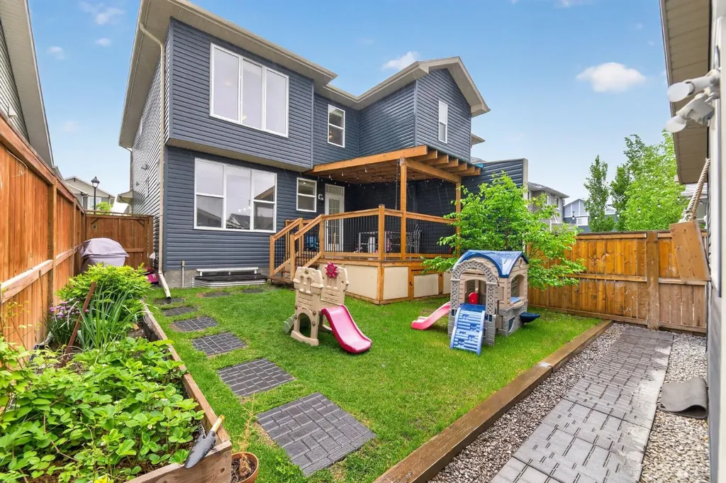 117 Ravenstern Crescent Airdrie AB T4A0W4