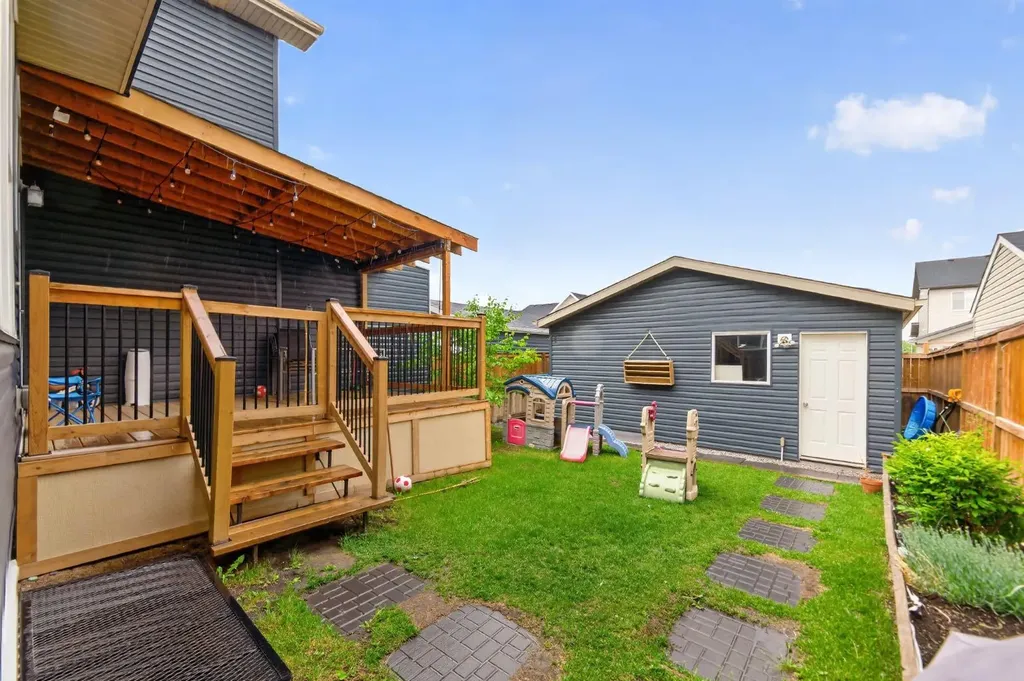 117 Ravenstern Crescent Airdrie AB T4A0W4