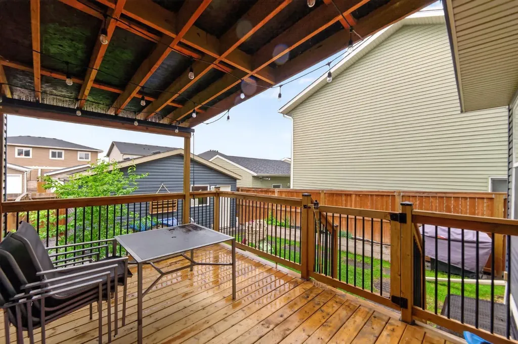 117 Ravenstern Crescent SE Airdrie AB T4A0W4