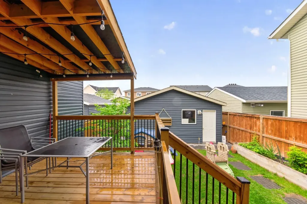 117 Ravenstern Crescent SE Airdrie AB T4A0W4