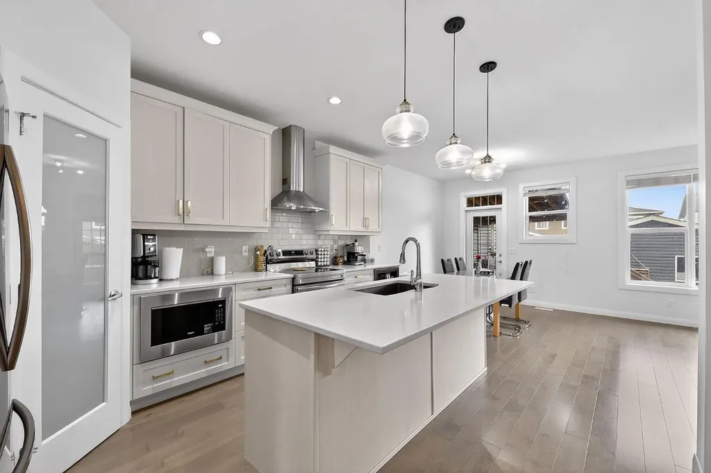 117 Ravenstern Crescent SE Airdrie AB T4A0W4