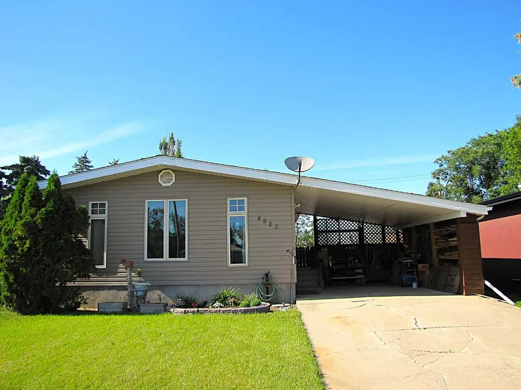 4923 52 Avenue Taber AB T1G 1H6