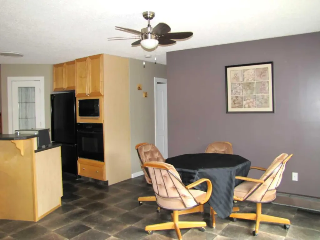 4923 52 Avenue Taber AB T1G 1H6