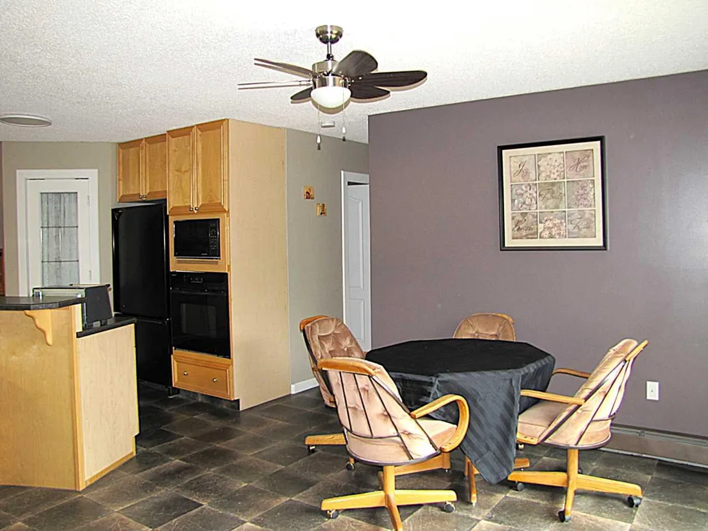 4923 52 Avenue Taber AB T1G 1H6