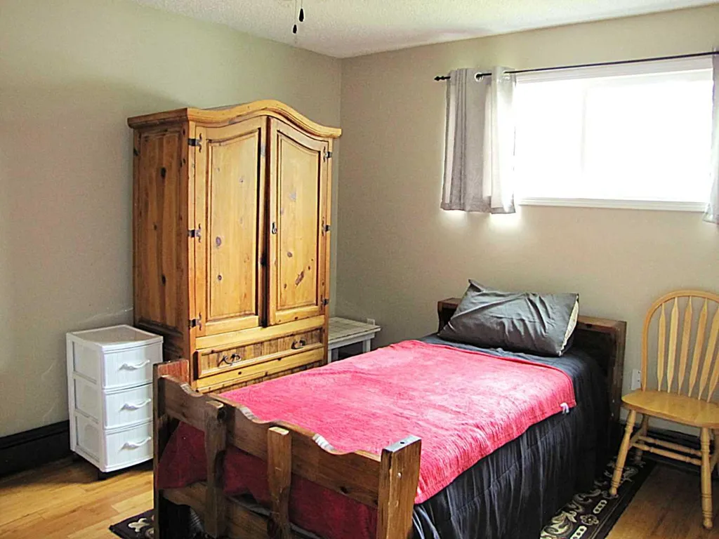 4923 52 Avenue Taber AB T1G 1H6