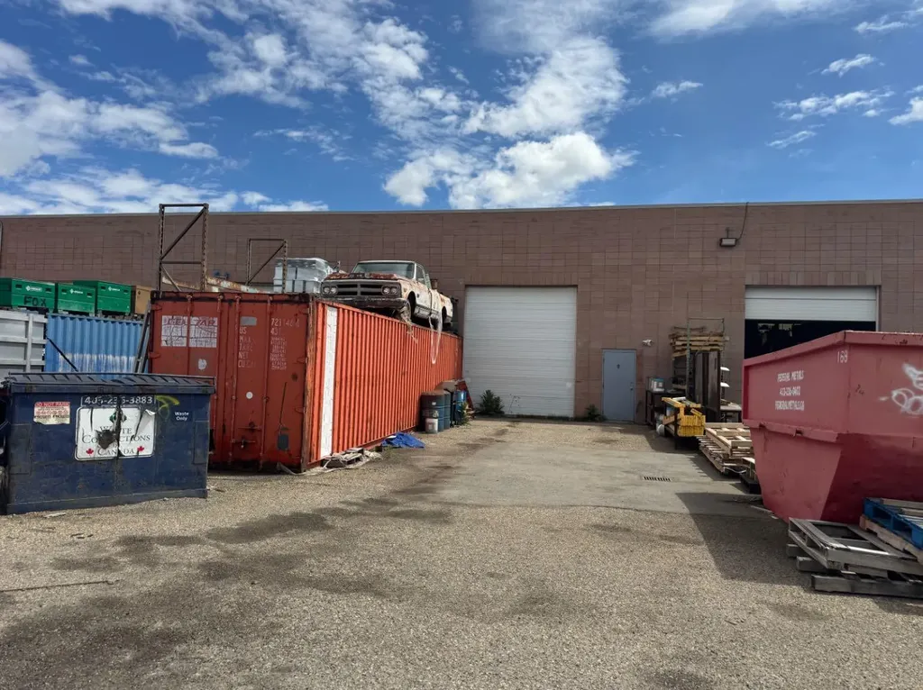 4045 74 Avenue SE Calgary AB T2C 2H9