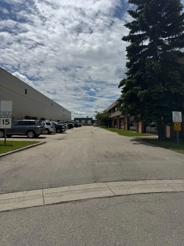 4045 74 Avenue SE Calgary AB T2C 2H9