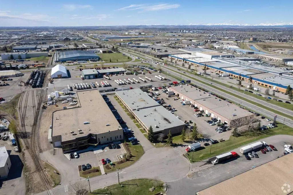 4045 74 Avenue SE Calgary AB T2C 2H9