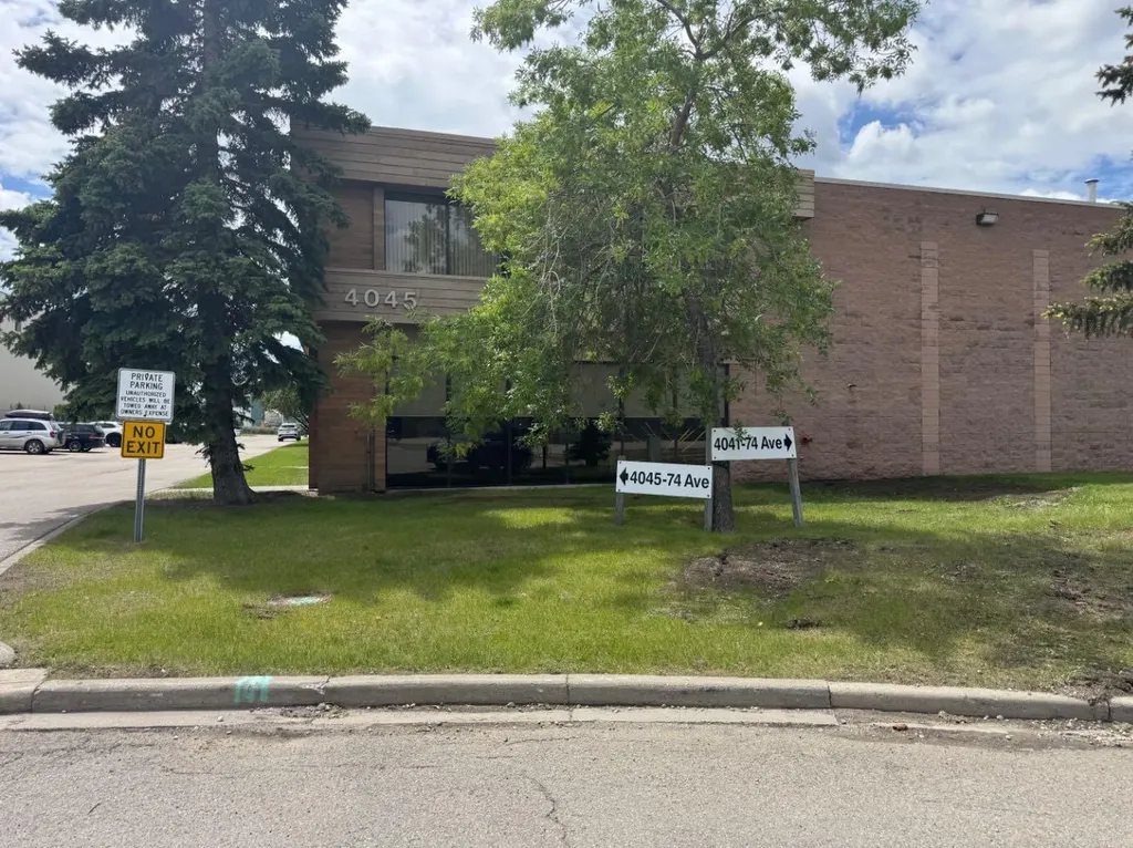 4045 74 Avenue SE Calgary AB T2C 2H9