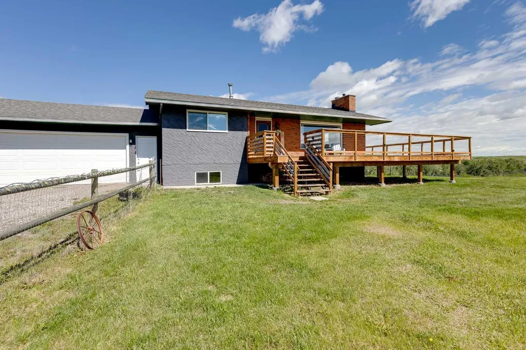 64064 610 Avenue W Rural Foothills County AB T1V 1N2