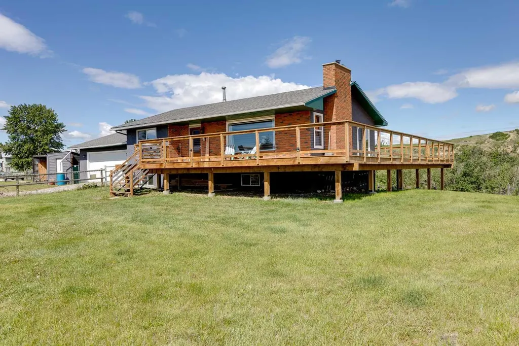 64064 610 Avenue W Rural Foothills County AB T1V 1N2