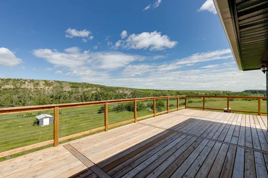 64064 610 Avenue W Rural Foothills County AB T1V 1N2