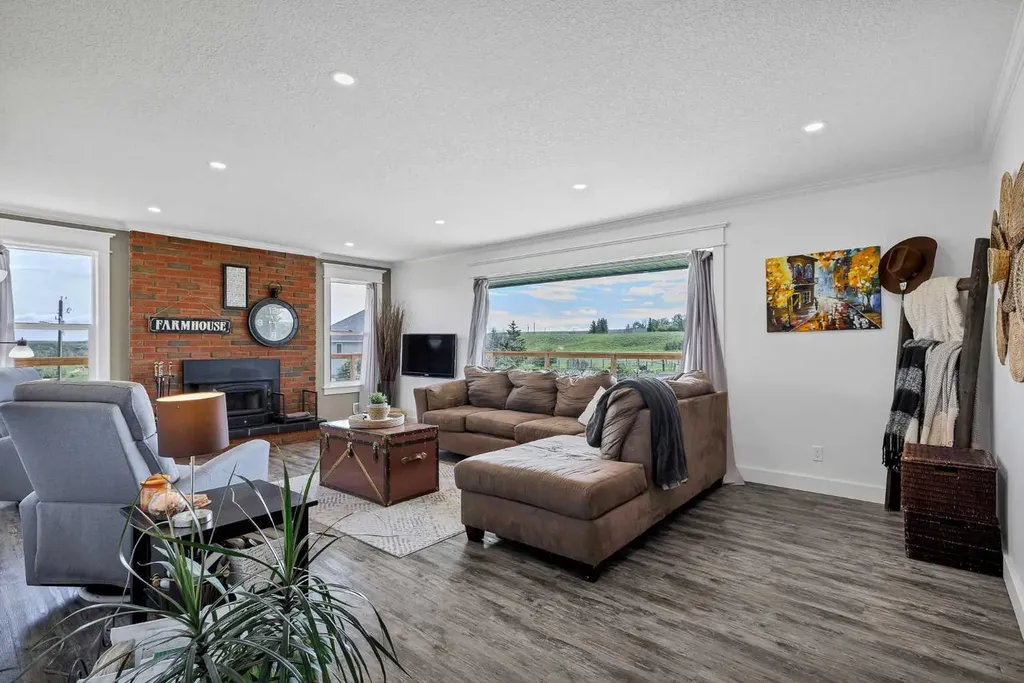 64064 610 Avenue W Rural Foothills County AB T1V 1N2