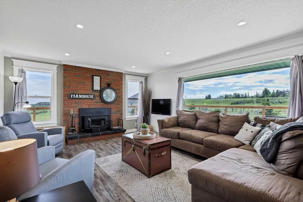 64064 610 Avenue W Rural Foothills County AB T1V 1N2