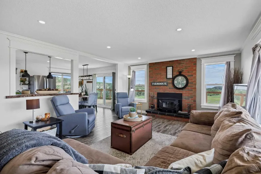 64064 610 Avenue W Rural Foothills County AB T1V 1N2