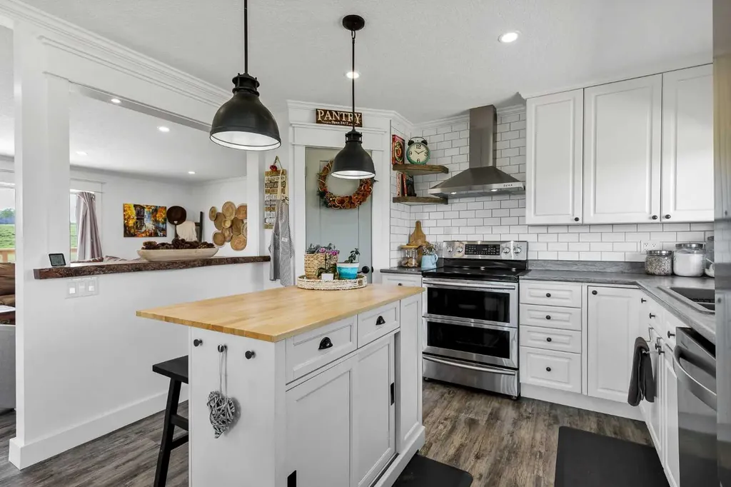 64064 610 Avenue W Rural Foothills County AB T1V 1N2
