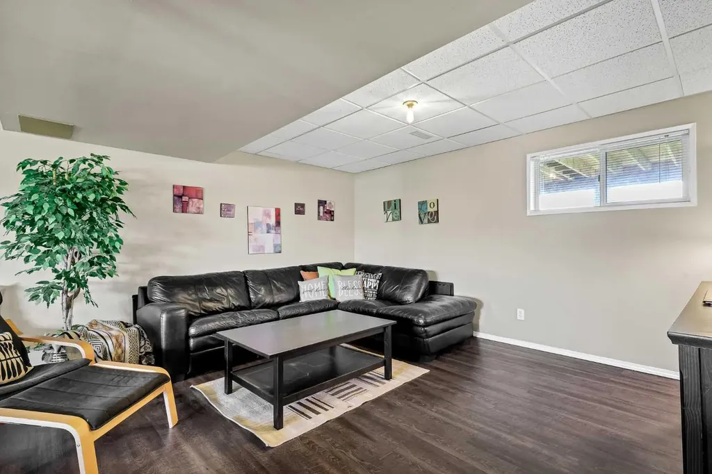64064 610 Avenue W Rural Foothills County AB T1V 1N2