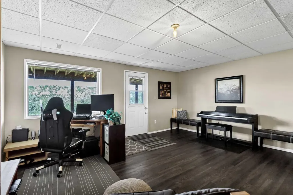 64064 610 Avenue W Rural Foothills County AB T1V 1N2