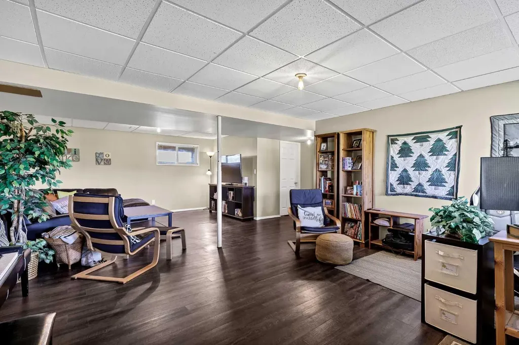 64064 610 Avenue W Rural Foothills County AB T1V 1N2