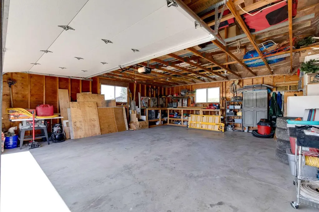 64064 610 Avenue W Rural Foothills County AB T1V 1N2