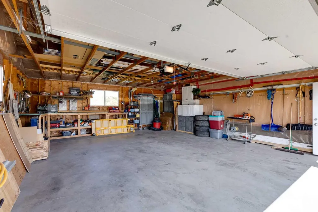 64064 610 Avenue W Rural Foothills County AB T1V 1N2