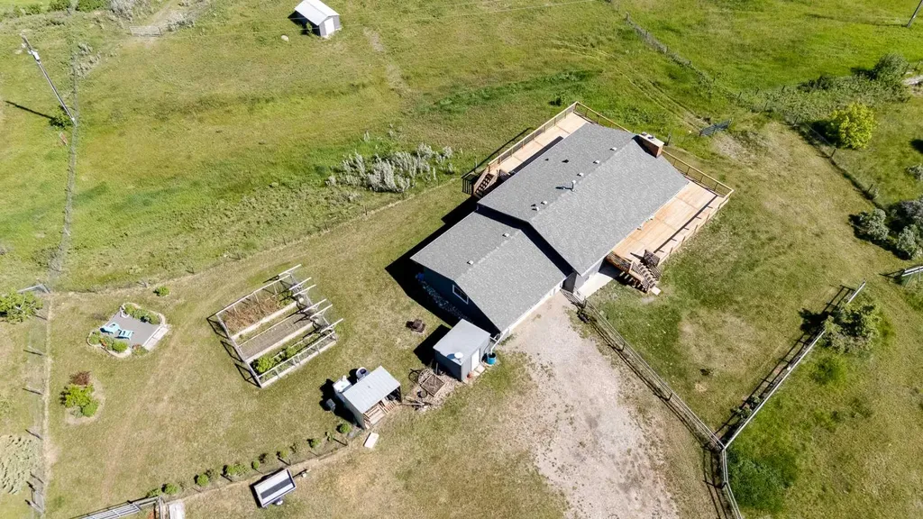 64064 610 Avenue W Rural Foothills County AB T1V 1N2