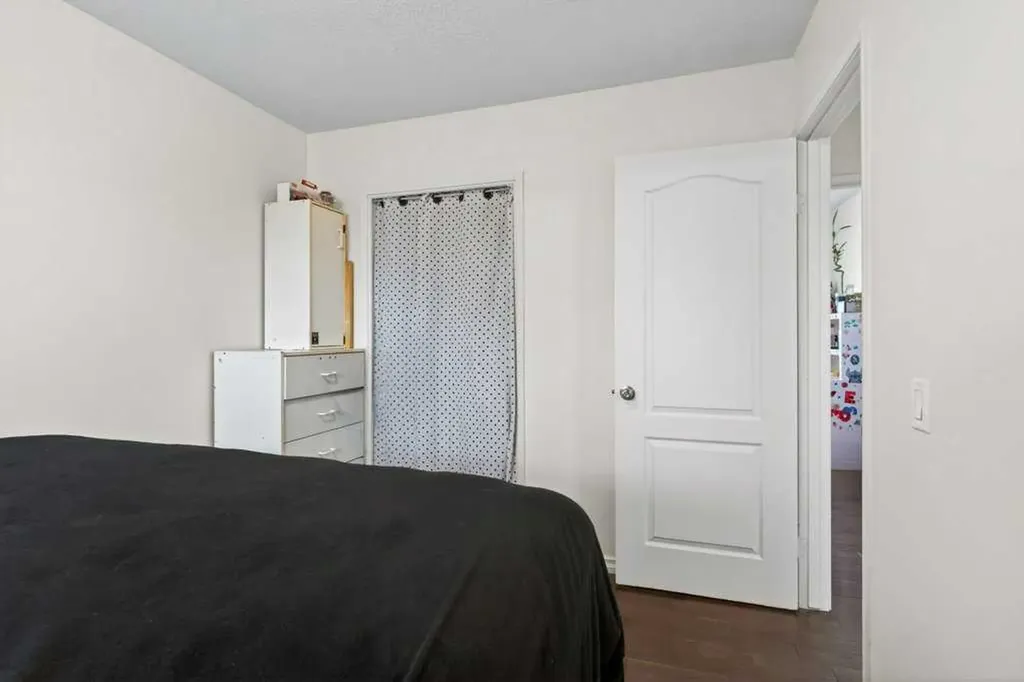1308 Pensacola Way SE Calgary AB T2A2H2