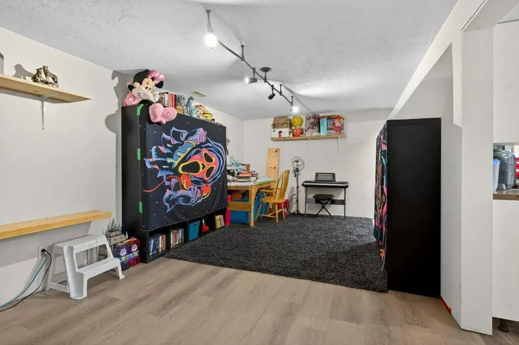 1308 Pensacola Way SE Calgary AB T2A2H2