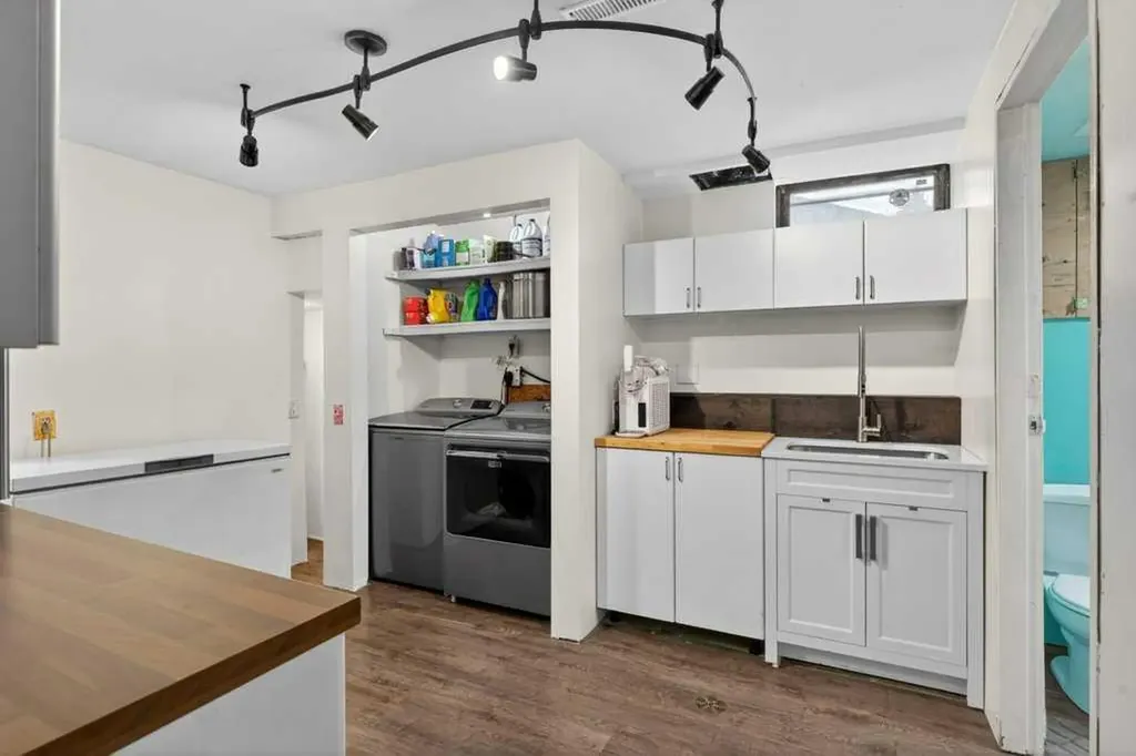 1308 Pensacola Way SE Calgary AB T2A2H2