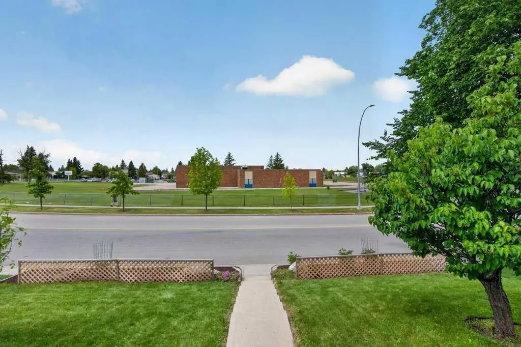 1308 Pensacola Way SE Calgary AB T2A2H2