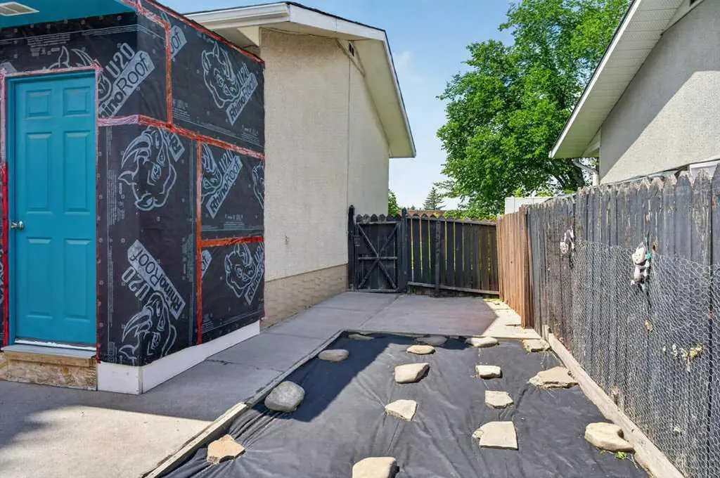 1308 Pensacola Way SE Calgary AB T2A2H2