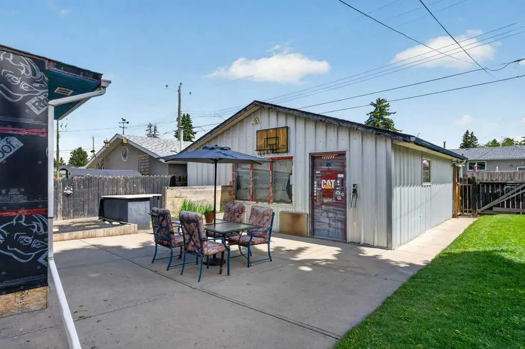 1308 Pensacola Way SE Calgary AB T2A2H2