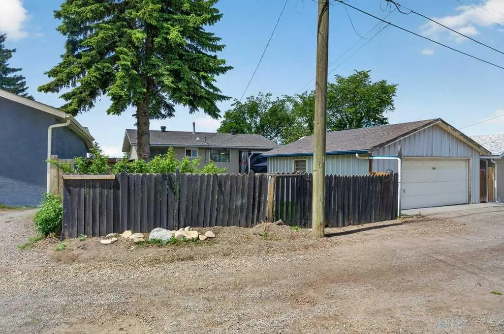 1308 Pensacola Way SE Calgary AB T2A2H2