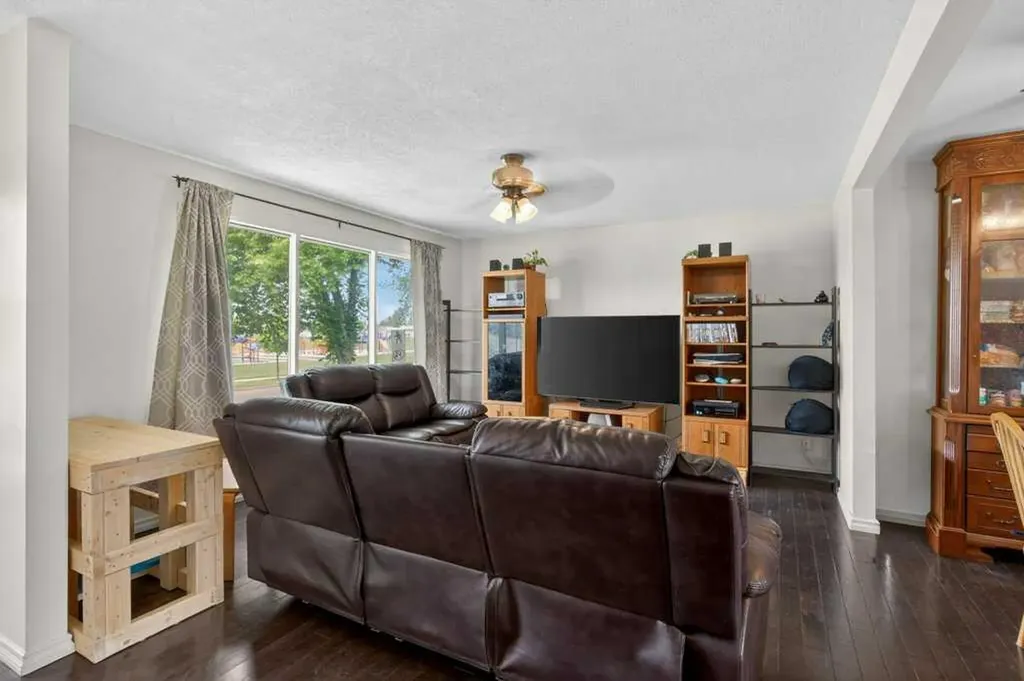 1308 Pensacola Way SE Calgary AB T2A2H2