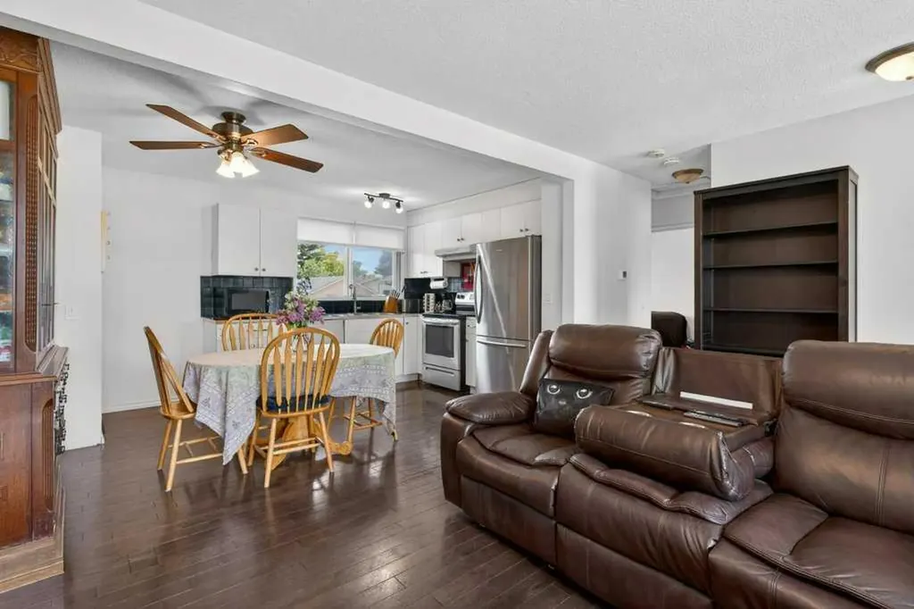 1308 Pensacola Way SE Calgary AB T2A2H2