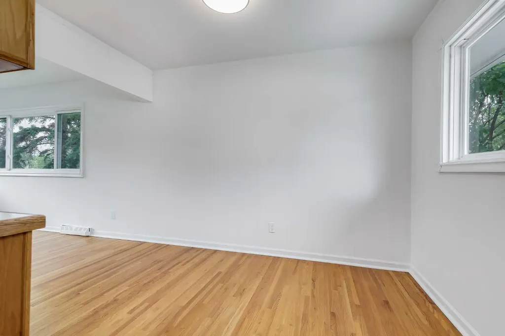 132 Haysboro Crescent SW Calgary AB T2V 3G3