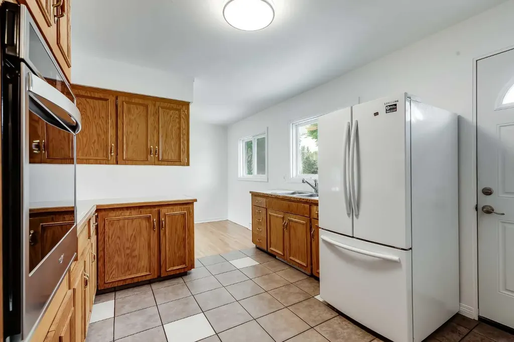 132 Haysboro Crescent SW Calgary AB T2V 3G3