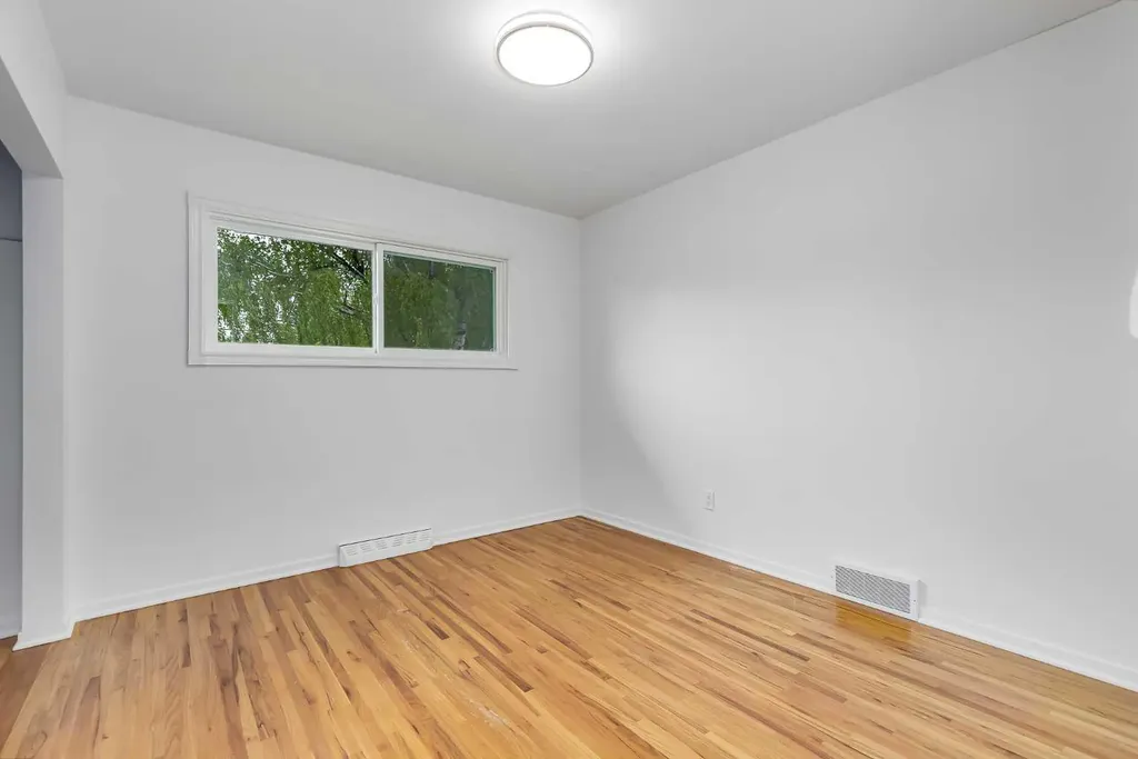 132 Haysboro Crescent SW Calgary AB T2V 3G3