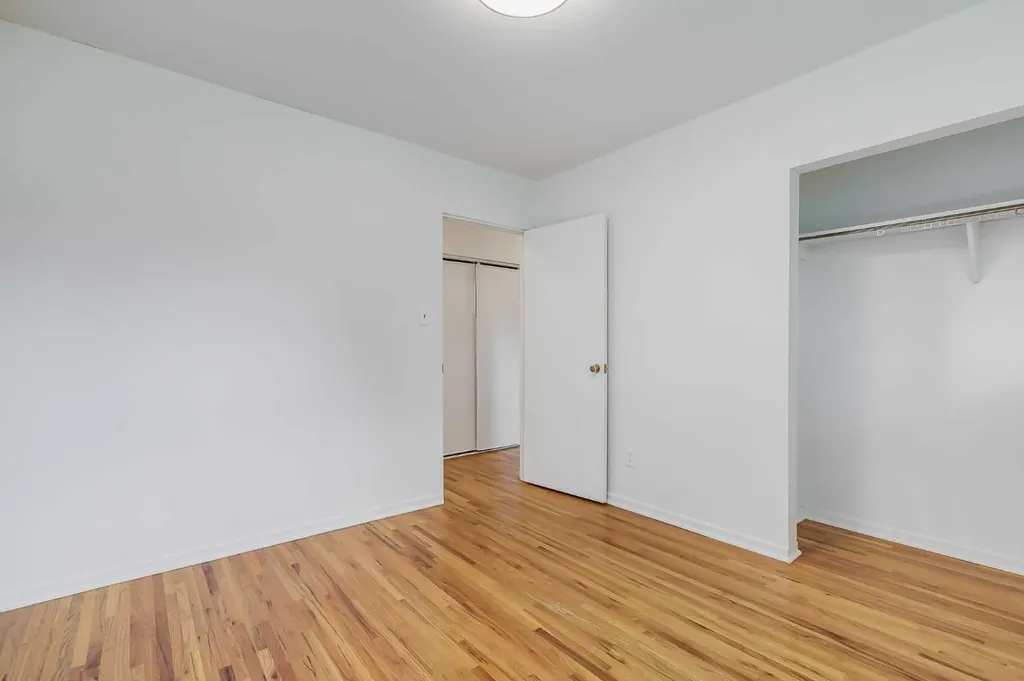 132 Haysboro Crescent SW Calgary AB T2V 3G3