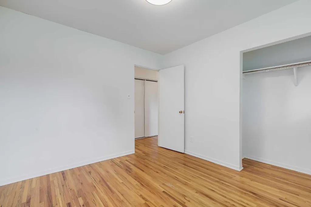 132 Haysboro Crescent SW Calgary AB T2V 3G3