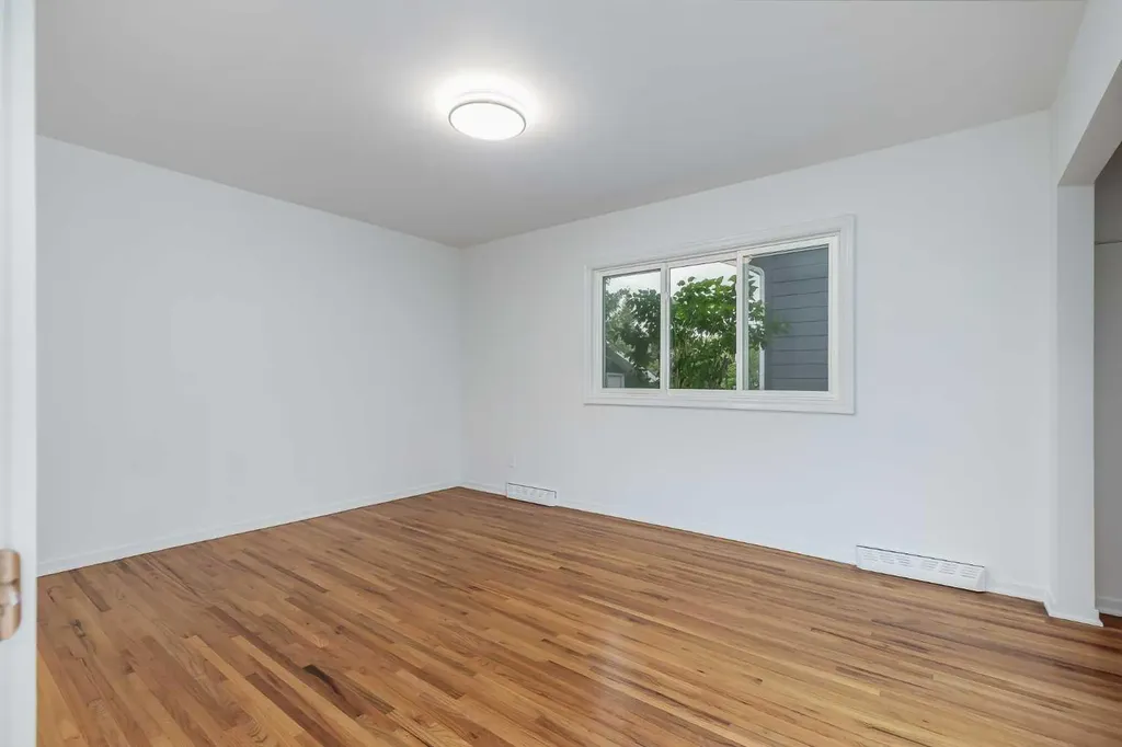 132 Haysboro Crescent SW Calgary AB T2V 3G3