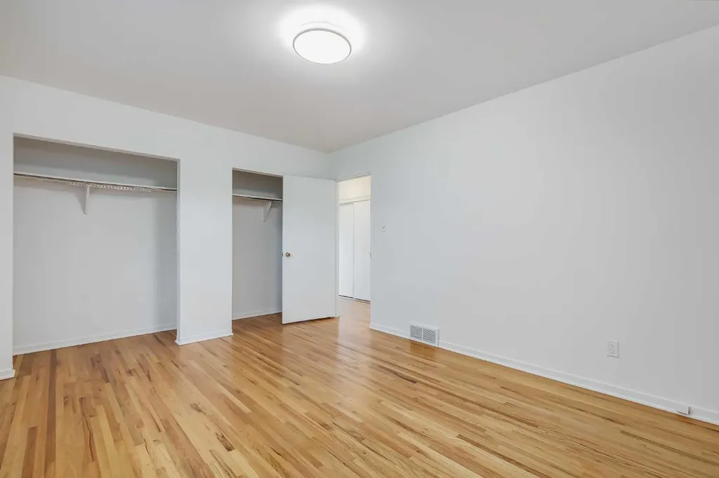 132 Haysboro Crescent SW Calgary AB T2V 3G3