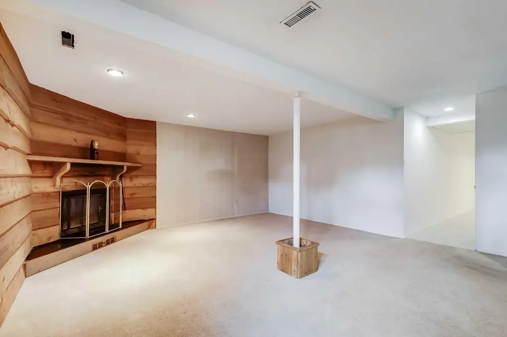 132 Haysboro Crescent SW Calgary AB T2V 3G3