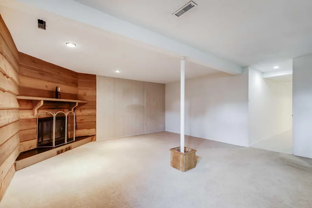 132 Haysboro Crescent SW Calgary AB T2V 3G3