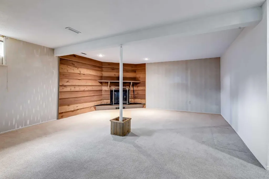 132 Haysboro Crescent SW Calgary AB T2V 3G3