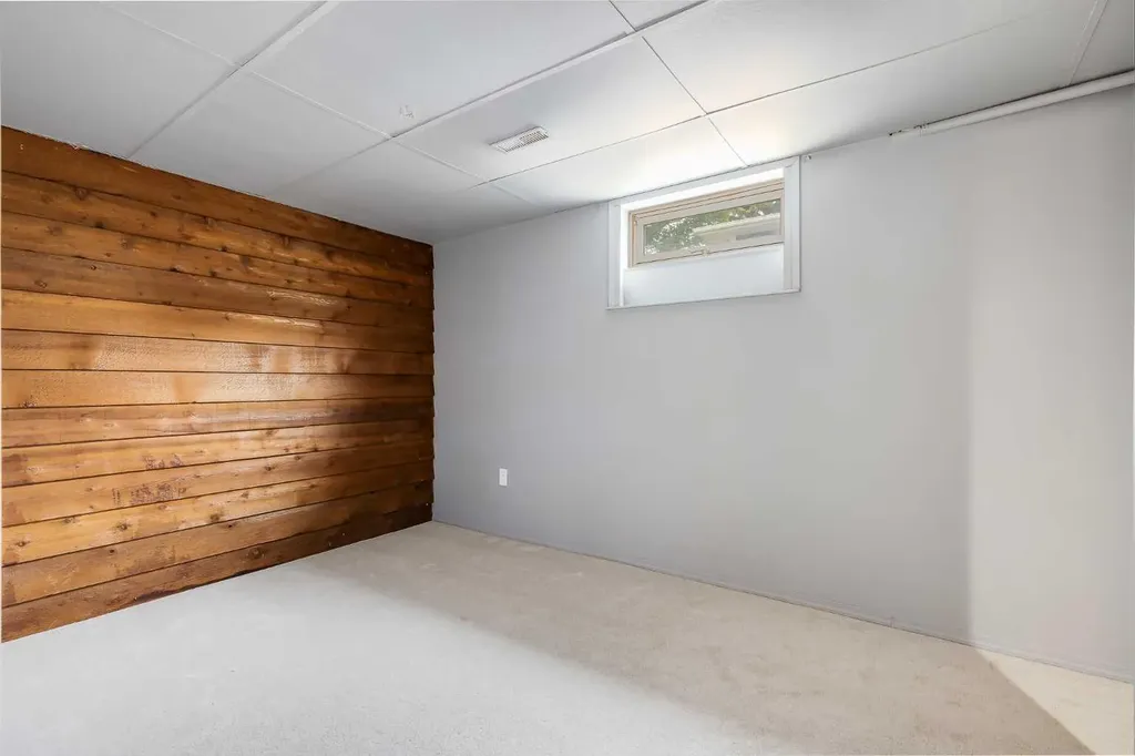 132 Haysboro Crescent SW Calgary AB T2V 3G3