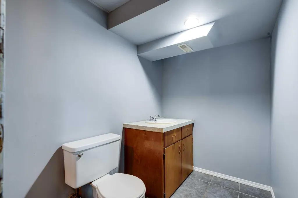 132 Haysboro Crescent SW Calgary AB T2V 3G3